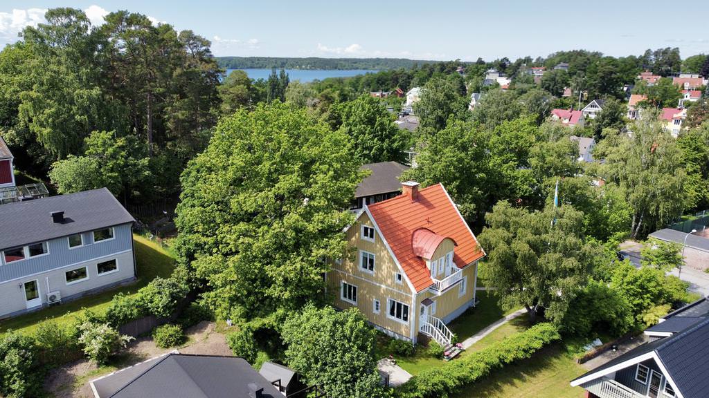 7. Ombyggnad av takkupa till 2 planshus